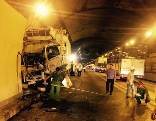 Thừa Thiên Huế: Tai nạn tại hầm đường bộ Hải Vân, 2 người thương vong