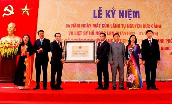 Trao bằng xếp hạng Nhà tưởng niệm lãnh tụ Nguyễn Đức Cảnh và liệt sỹ Hồ Ngọc Lân