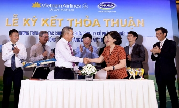 Vietnam Airlines và Vinamilk hợp tác chiến lược cùng phát triển