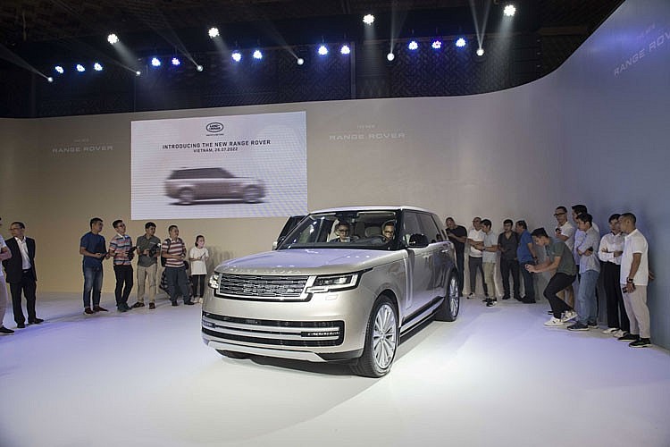 Xe nhà giàu Range Rover Sport 2023 bị chê “ngáo giá”
