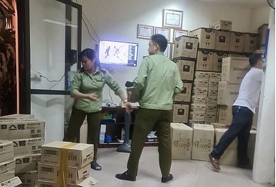 Hà Nội: Phát hiện hàng nghìn hộp sữa Hàn Quốc, thực phẩm chức năng nghi nhập lậu