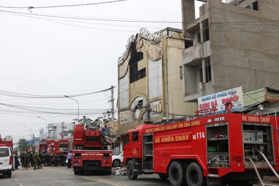 Bình Dương: Cháy quán karaoke ít nhất 12 người chết, nhiều người bị thương