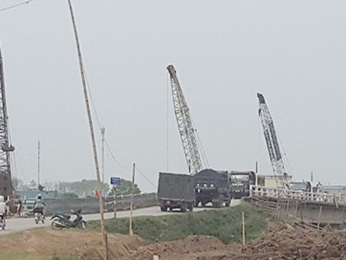 Thanh tra giao thông tỉnh Hải Dương: Ép xe tải 60 tấn đi qua cầu 13 tấn