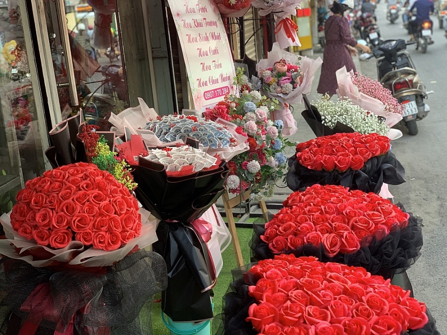 TP. Hồ Chí Minh: Sức mua hoa tươi tăng mạnh trong ngày Valentine