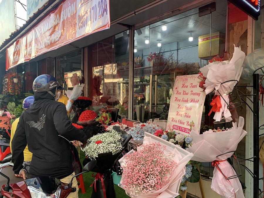 TP. Hồ Chí Minh: Sức mua hoa tươi tăng mạnh trong ngày Valentine