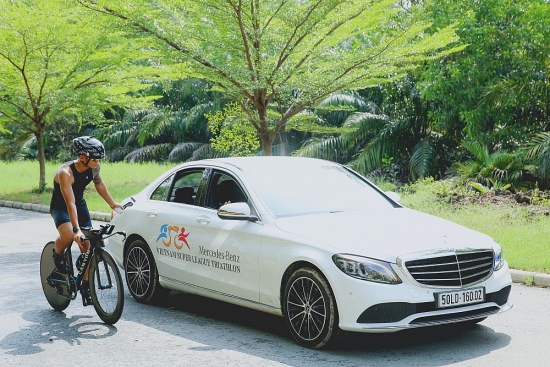 Mercedes-Benz Việt Nam đồng hành cùng chuỗi giải đấu ba môn phối hợp tiền Sea Games