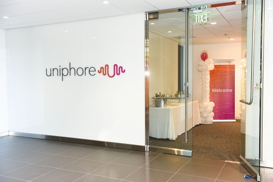 CMC Telecom bắt tay Uniphore thúc đẩy tự động hóa đàm thoại