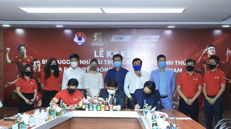 Sabeco đồng hành cùng các đội tuyển quốc bóng đá quốc gia Việt Nam
