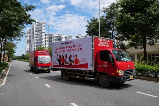 Central Retail trao tặng các bệnh viện dã chiến TP. Hồ Chí Minh 1.500 giường bệnh