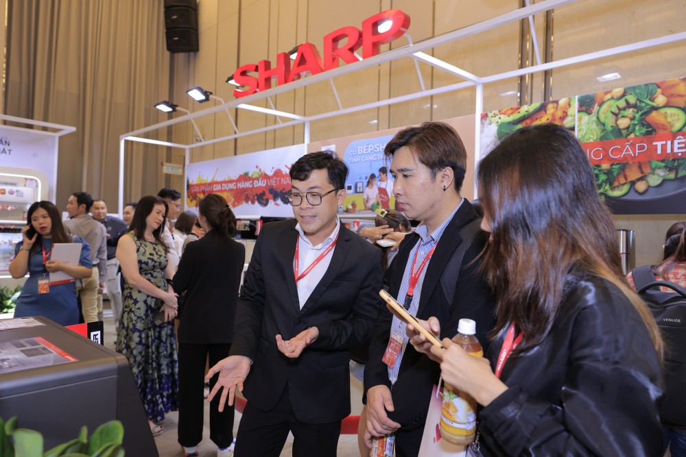 Sharp Việt Nam tổ chức hội nghị khách hàng kỷ niệm 13 năm gắn bó tại Việt Nam
