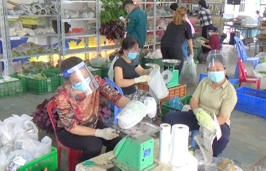 TP. Hồ Chí Minh: Online hóa “Chợ dã chiến” cung ứng thực phẩm cho người dân