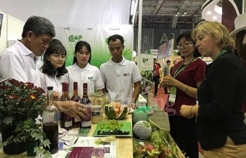 Dự án VCED hỗ trợ hợp tác xã Việt Nam phát triển thị trường qua Vietnam Foodexpo 2019