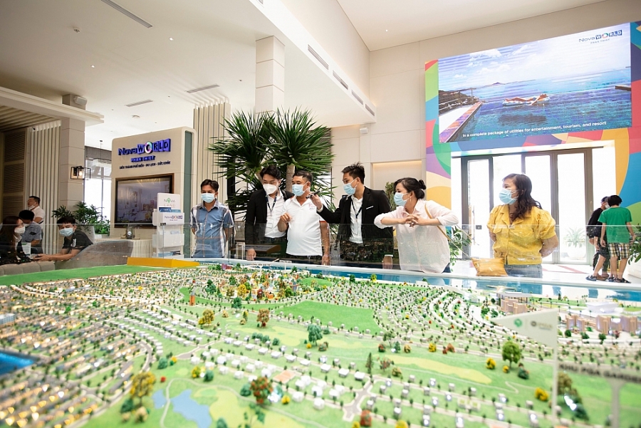 Nhà đầu tư và du khách trải nghiệm tại NovaWorld Phan Thiết đầu năm 2022