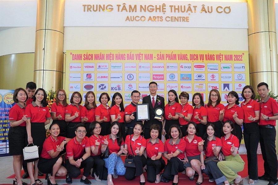 Dai-ichi Life Việt Nam được trao giải thưởng “Top 10 dịch vụ vàng Việt Nam 2022”