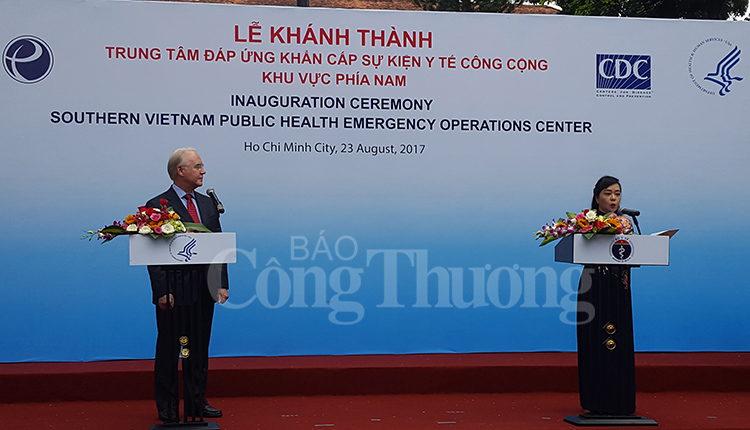 Bộ trưởng Bộ Y tế Hoa Kỳ dự khánh thành Trung tâm EOC tại TP. Hồ Chí Minh