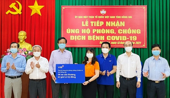 VIB tặng 6 xe cứu thương cho công tác phòng chống dịch tỉnh Đồng Nai