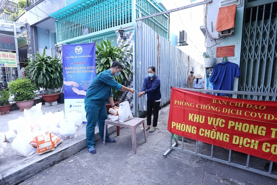 “Tấm lòng mùa dịch, san sẻ yêu thương” với người dân TP. Hồ Chí Minh