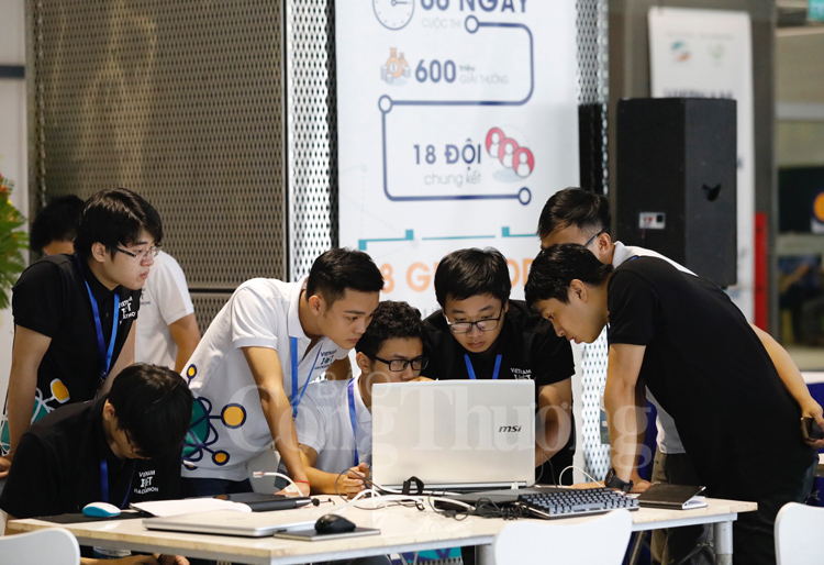 Khai mạc Vòng chung kết cuộc thi cho cộng đồng khởi nghiệp “Vietnam IoT Hackathon 2017”