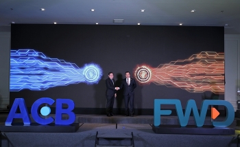 ACB và FWD hợp tác phân phối bảo hiểm trực tuyến qua ngân hàng