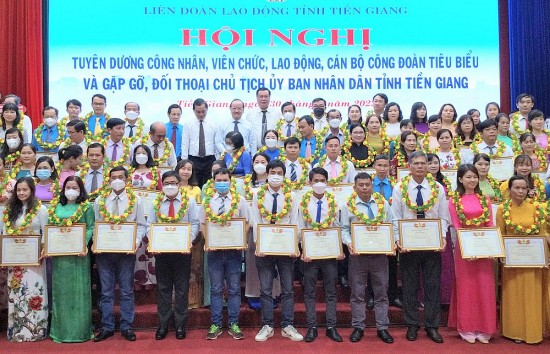 Tỉnh Tiền Giang: Tuyên dương, khen thưởng 120 lao động xuất sắc