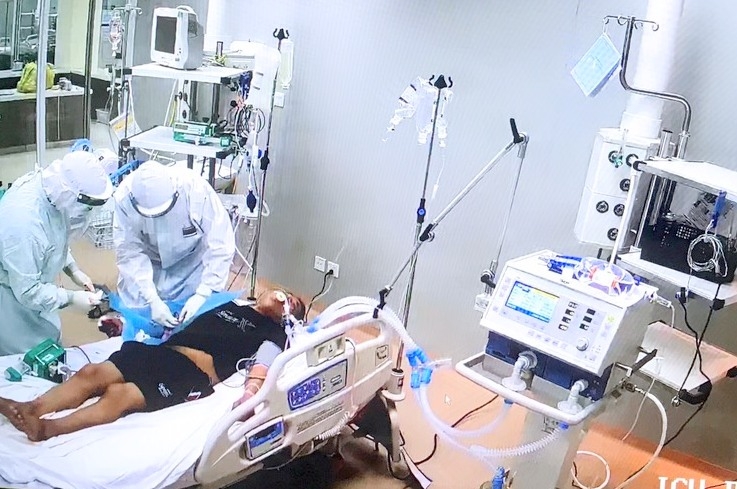 Bệnh viện dã chiến hồi sức cấp cứu Bình Dương điều trị bệnh nhân Covid-19 đi vào hoạt động