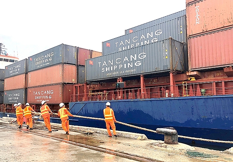 Thêm giải pháp vận chuyển hàng hóa đường biển khu vực Nam Trung bộ