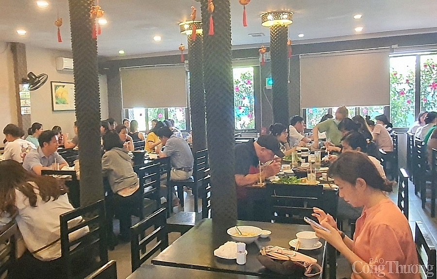 TP. Hồ Chí Minh: Các cơ sở kinh doanh dịch vụ ăn uống được phục vụ tại chỗ từ ngày 28/10