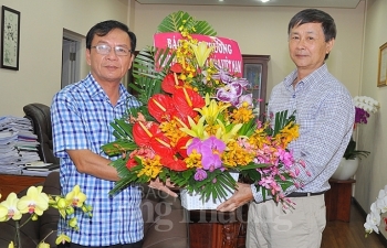 Văn phòng đại diện Báo Công Thương chúc mừng các trường nhân Ngày Nhà giáo Việt Nam