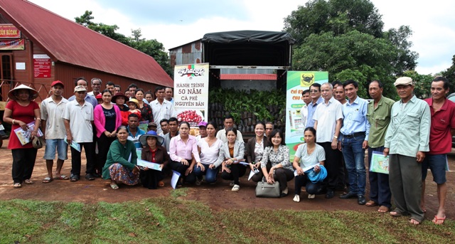 Tập huấn thực hiện mô hình sản xuất cà phê bền vững cho nông dân Đắk Lắk