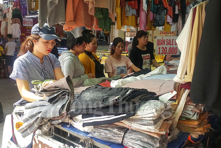 Chợ thời trang giá rẻ ở Sài Gòn