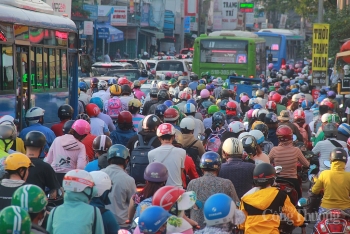TP.Hồ Chí Minh: Người xe dày đặc trong những ngày giáp tết