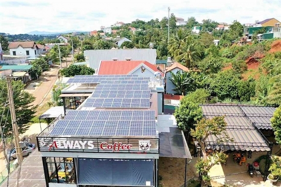 Người dân Đắk Nông phấn khởi với điện mặt trời mái nhà