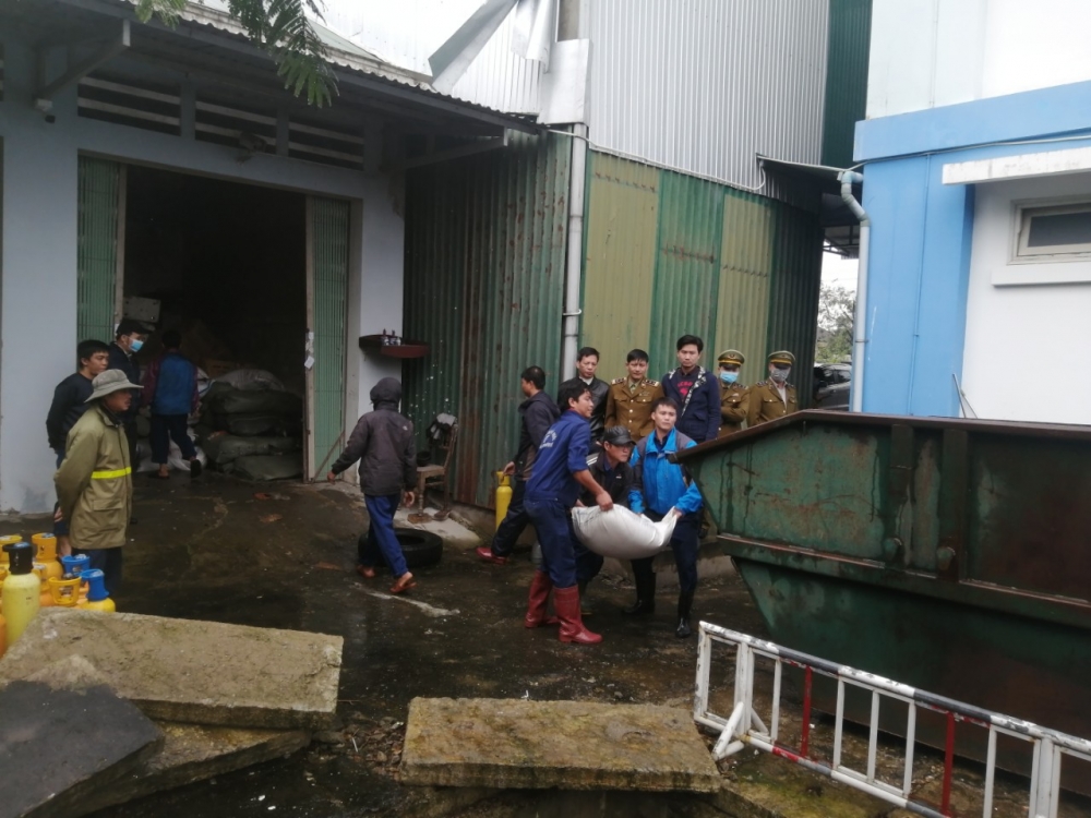 Thừa Thiên Huế: Tổ chức tiêu hủy 14 tấn hàng hóa bị tịch thu