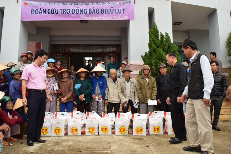Công ty CP. Việt Nam hỗ trợ người dân miền Trung bị thiên tai