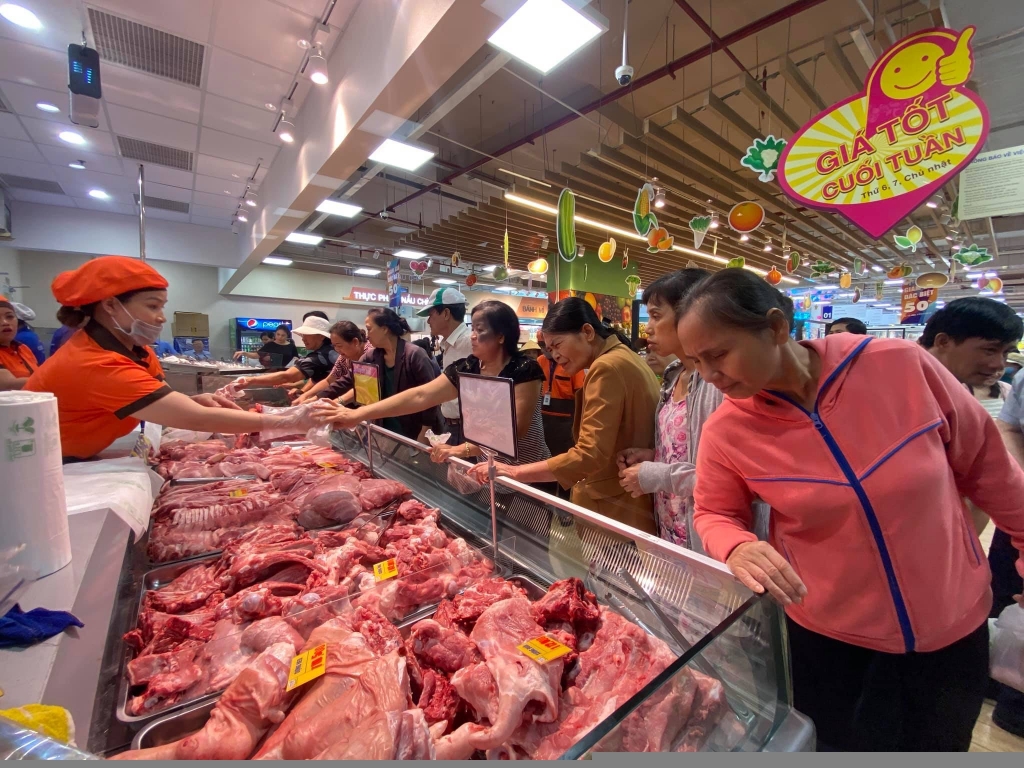 Bình ổn thị trường thịt heo bền vững: Cần đồng bộ giải pháp thực thi