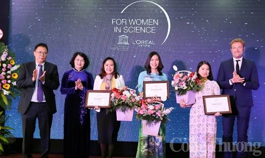 Nữ giới làm khoa học và lãnh đạo: Cần tiếp lửa để năng lực thăng hoa
