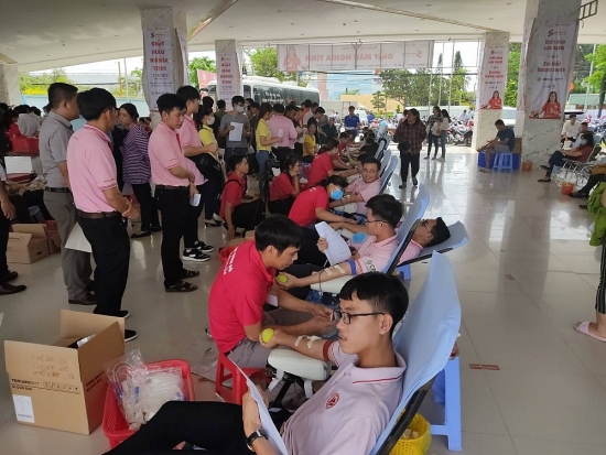 CP. Việt Nam đồng hành cùng Hành trình đỏ 2020 tại tỉnh Bến Tre