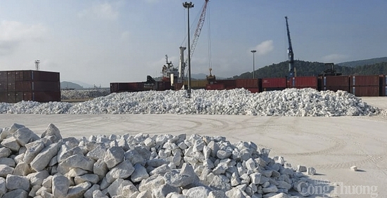 Xuất khẩu đá trắng ở Nghệ An: Cần tinh hơn thô