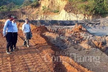 Nghệ An: Sụt hố bùn thải mỏ quặng, 1 phụ nữ tử vong 