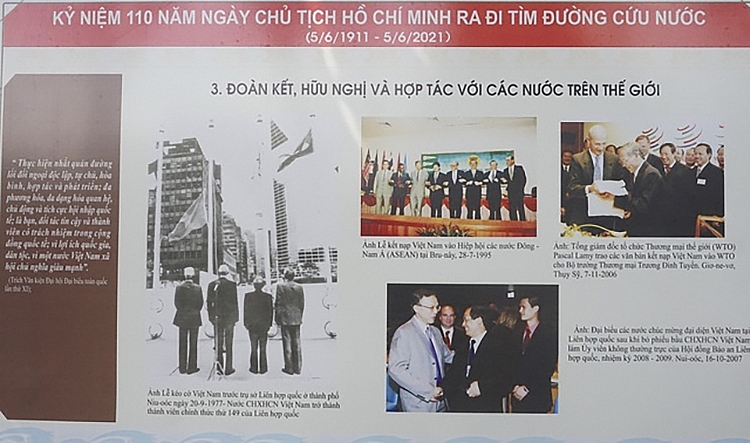 Triển lãm hình ảnh lịch sử 'Chủ tịch Hồ Chí Minh - Người đi tìm hình của nước'