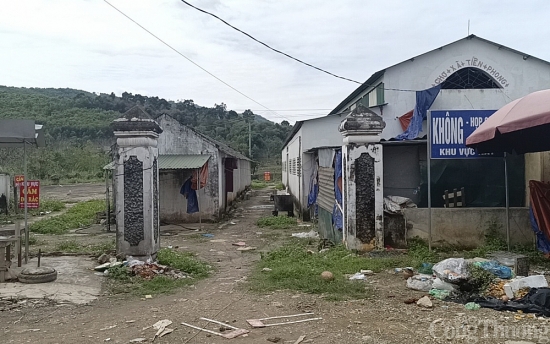 Nghệ An: Nhiều huyện nghèo xây chợ tiền tỷ để... bỏ hoang