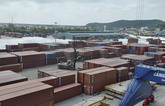 Hàng hoá qua cảng biển Cửa Lò tăng 27% so với cùng kỳ năm 2020