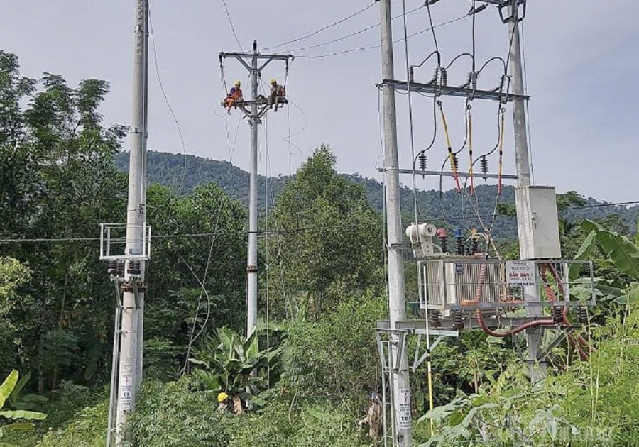 Điện lưới quốc gia sẽ về với 49 xã vùng sâu ở Nghệ An