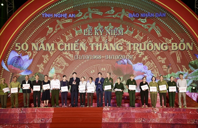 thu tuong chinh phu nguyen xuan phuc du le ky niem 50 nam chien thang truong bon