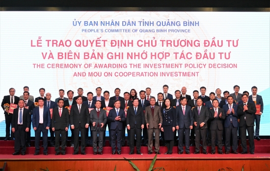 Quảng Bình: Trao giấy chứng nhận đầu tư 15 dự án với tổng vốn gần 72.000 tỷ đồng