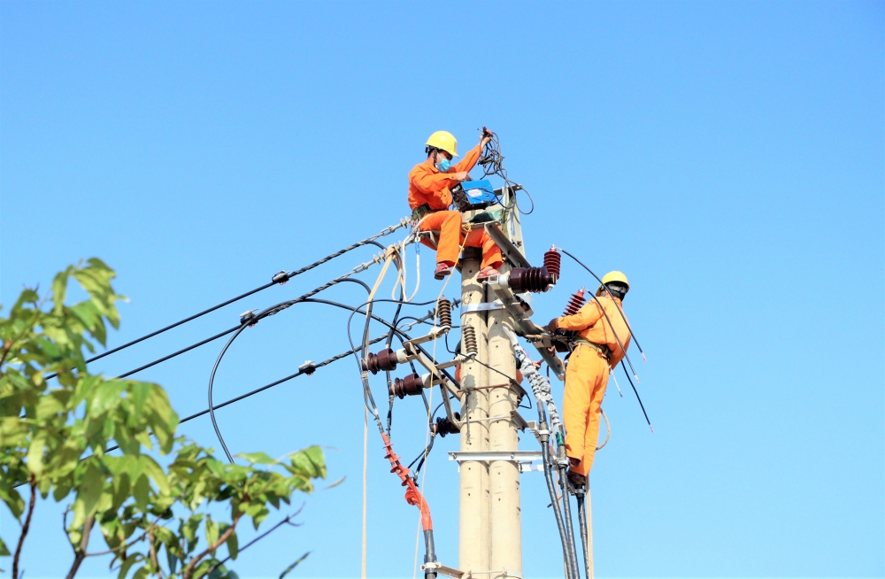 PC Quảng Bình: Hơn 120 tỷ đồng xây dựng, nâng cấp lưới điện