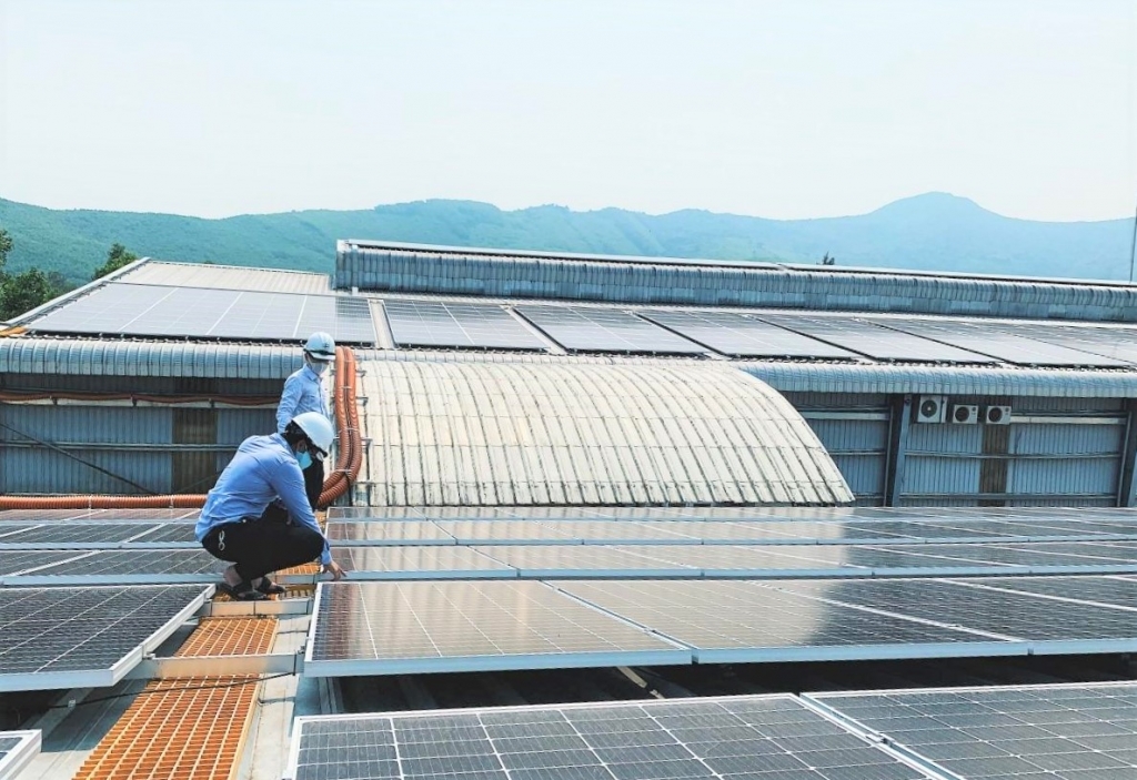 Miền Trung: Điện mặt trời mái nhà thu hút người dân lắp đặt