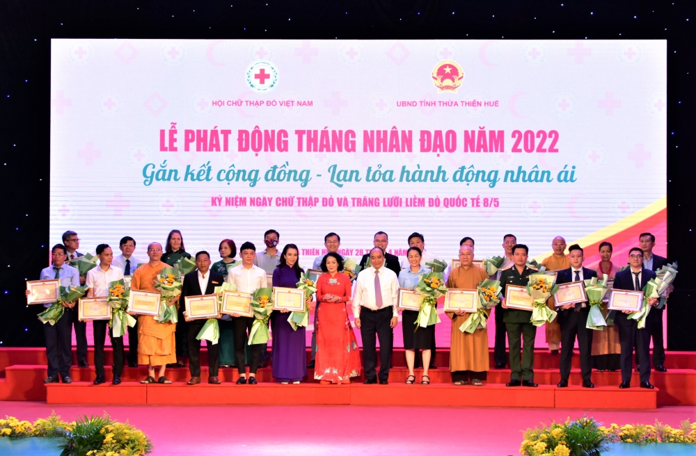 Chủ tịch nước tham dự Lễ phát động Tháng nhân đạo 2022 tại Thừa Thiên Huế