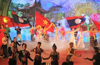 Thắm tình đoàn kết, hữu nghị dân tộc vùng biên giới Việt Nam - Lào