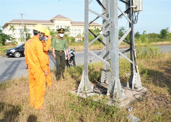 Quảng Trị: Cảnh báo tình trạng trộm cắp thanh giằng cột điện